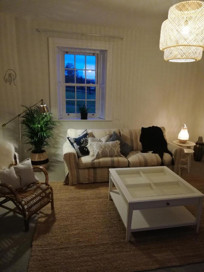 Next Door At Broomfield House 미들톤 외부 사진